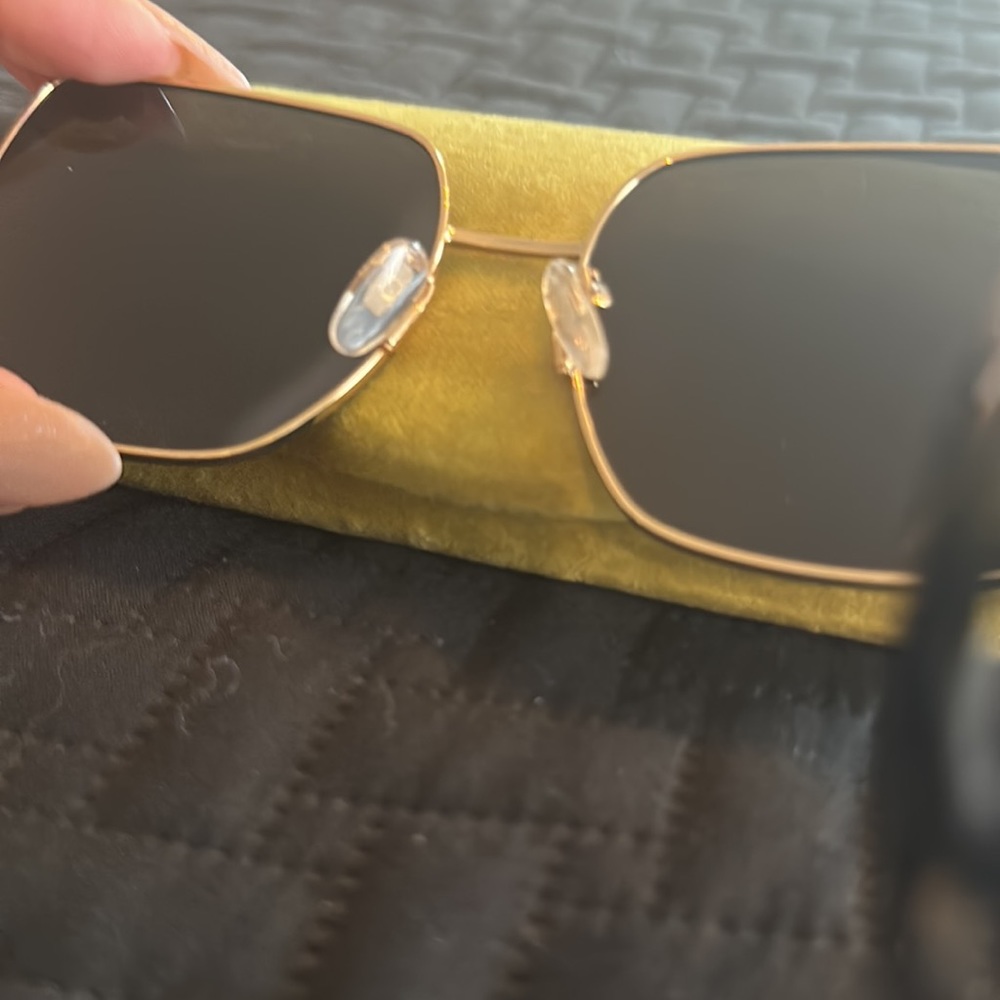 Gucci Sunglasses with Chain - Picture 3 of 4